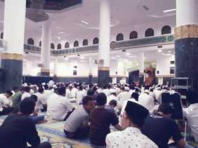 Gubri Awali Tarawih di Masjid Raya An-Nur, Ajak Hidupkan Keindahan Ramadhan