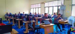 Pelaksanaan TO Berbasis Komputer Terakhir di SMAN 11 Pekanbaru Berjalan Lancar