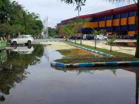 Ada Genangan Air di Areal Parkir Stadion Tuanku Tambusai Bangkinang