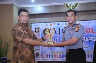 Kapolresta Pekanbaru Terima Penghargaan Polisi Sosial dari Mitrapol