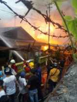 Perkembangan Terbaru, 15 Rumah dan 1 Gudang Hangus dalam Kebakaran di Jalan Perdagangan Pekanbaru