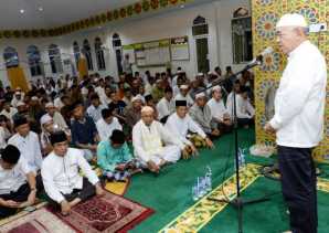 Syafari Ramadhan ke Inhil, Gubri Arsyadjuliandi Rachman Serahkan Bantuan untuk Sejumlah Masjid