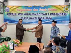 Firnando, S.Pd resmi menjabat sebagai kepala SMP Muhammadiyah 1 Pekanbaru