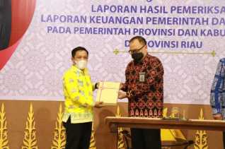 Penyerahan dan Pembacaan Hasil LHP LKPD 2020,oleh BPK Prov.Riau kepada Kab.Siak