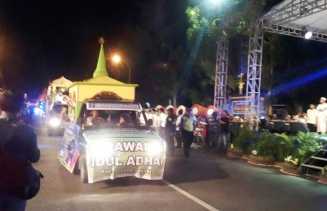 Walikota Lepas Puluhan Mobil Hias Takbir Keliling Pekanbaru