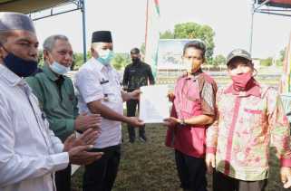Bupati Alfedri Tanam Perdana Lahan Kelompok Tani di Tanjung Agung
