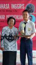 Membanggakan, Aldo Juara 1 Lomba Pidato Bahasa Inggris Tingkat SMP se-Kota Pekanbaru