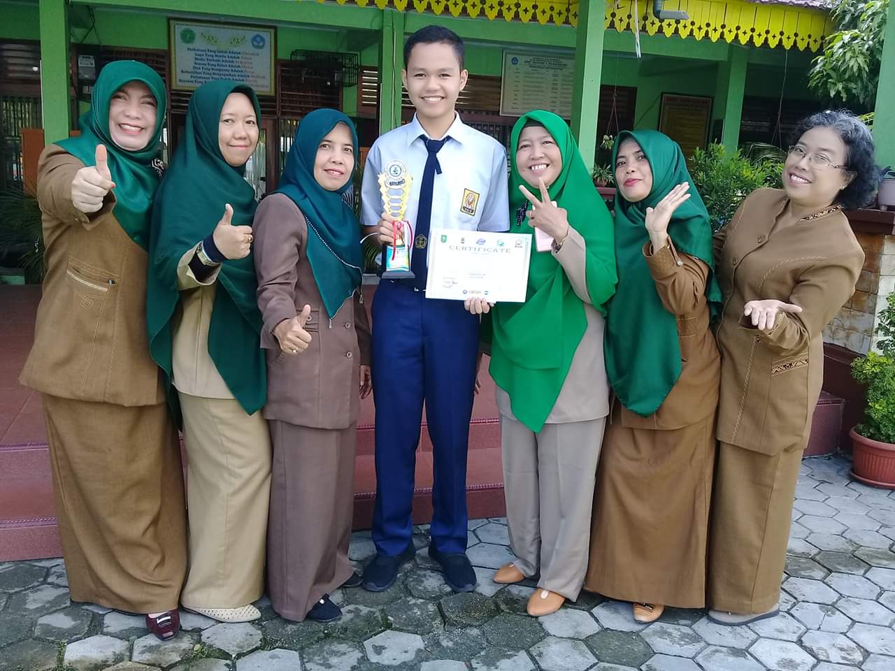 Siswa SMPN 7 Pekanbaru Berhasil Sabet Juara 2 Story Telling tingkat SMP se-Kota Pekanbaru