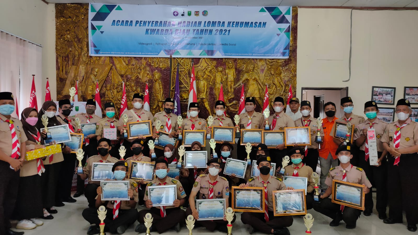 Akhir tahun 2021, Kwarda Riau Serahkan Hadiah Kepada Pemenang Lomba Kehumasan