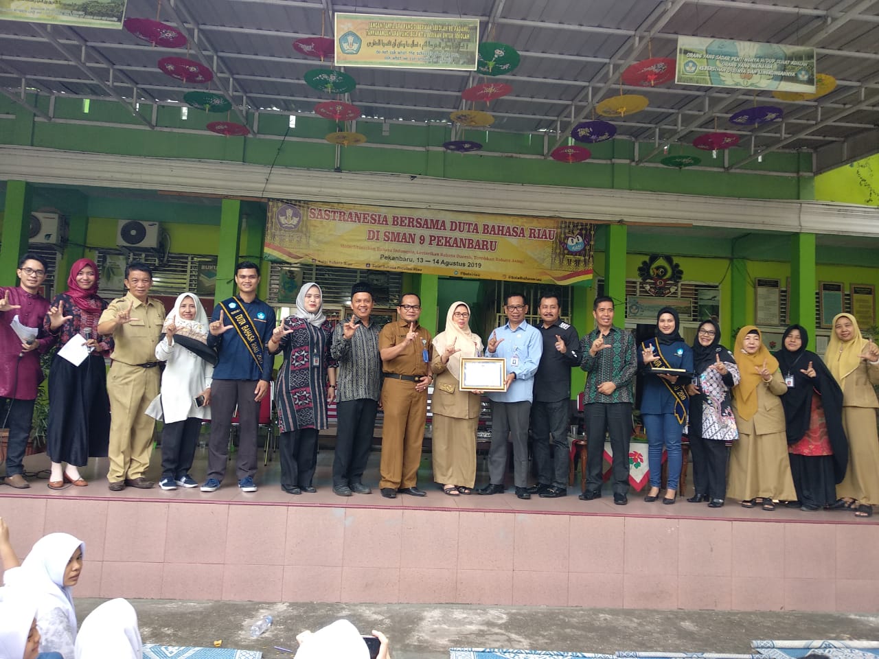 Balai Bahasa Riau dan Duta Bahasa Taja Sastranesia di SMAN 9 Pekanbaru