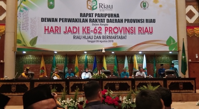 DPRD Riau Gelar Rapat Paripurna Peringatan HUT ke-62   Provinsi Riau