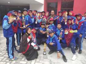 SMPN 8 Pekanbaru Borong Piala Pada Lomba Lintas Kota VII PMR Se-Kota Pekanbaru