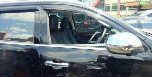 Kaca Mobil Dipecah Penjahat di Parkiran Kedai Kopi Soekarno Hatta Pekanbaru