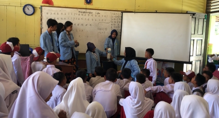 Sosialisasi  “BAHAYA MEROKOK” dengan Eksperimen di SDN 005 Desa Petapahan Jaya