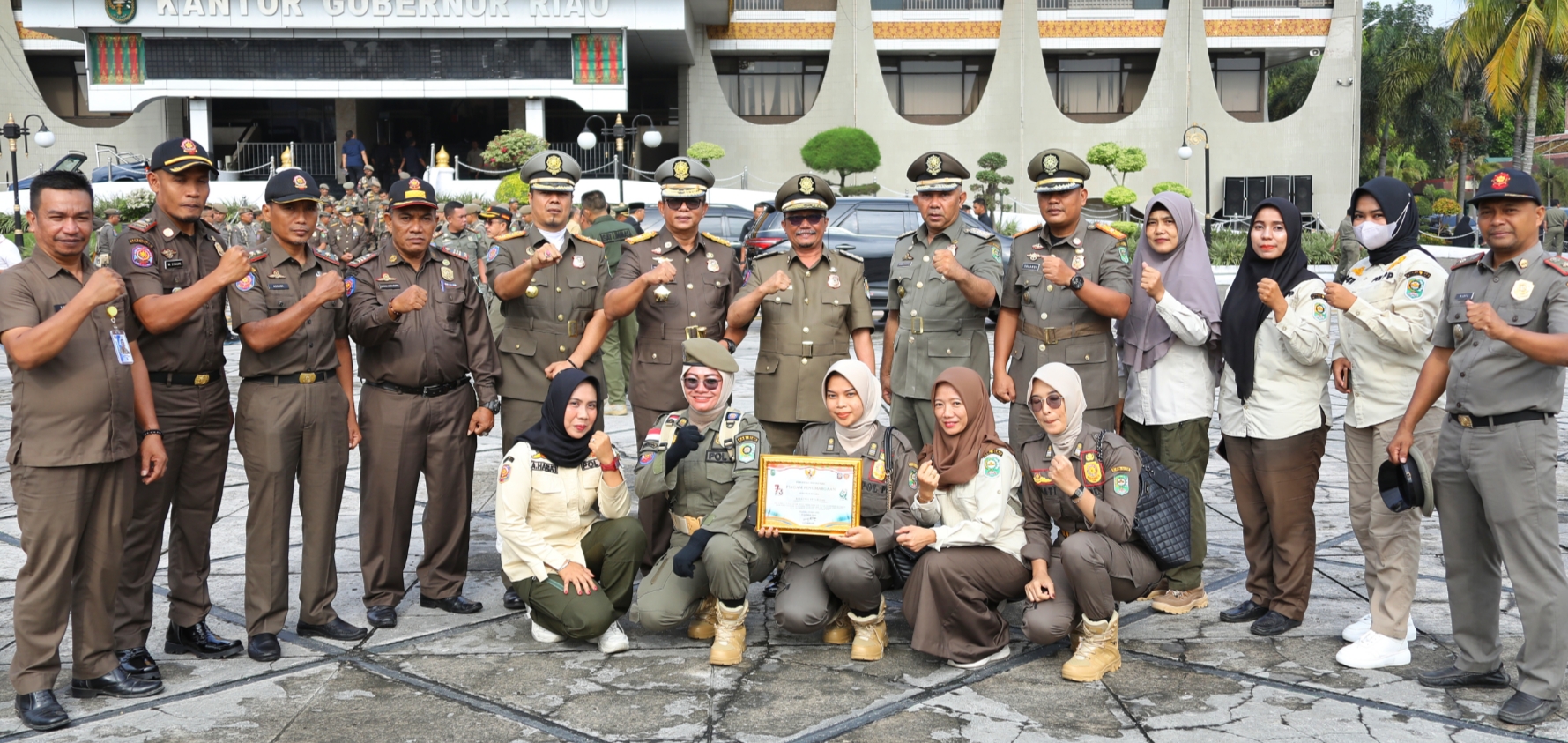 Satpol PP Kab.Siak Raih Penghargaan,Sekdakab Arfan berharap Kinerja Satpol PP terus meningkat