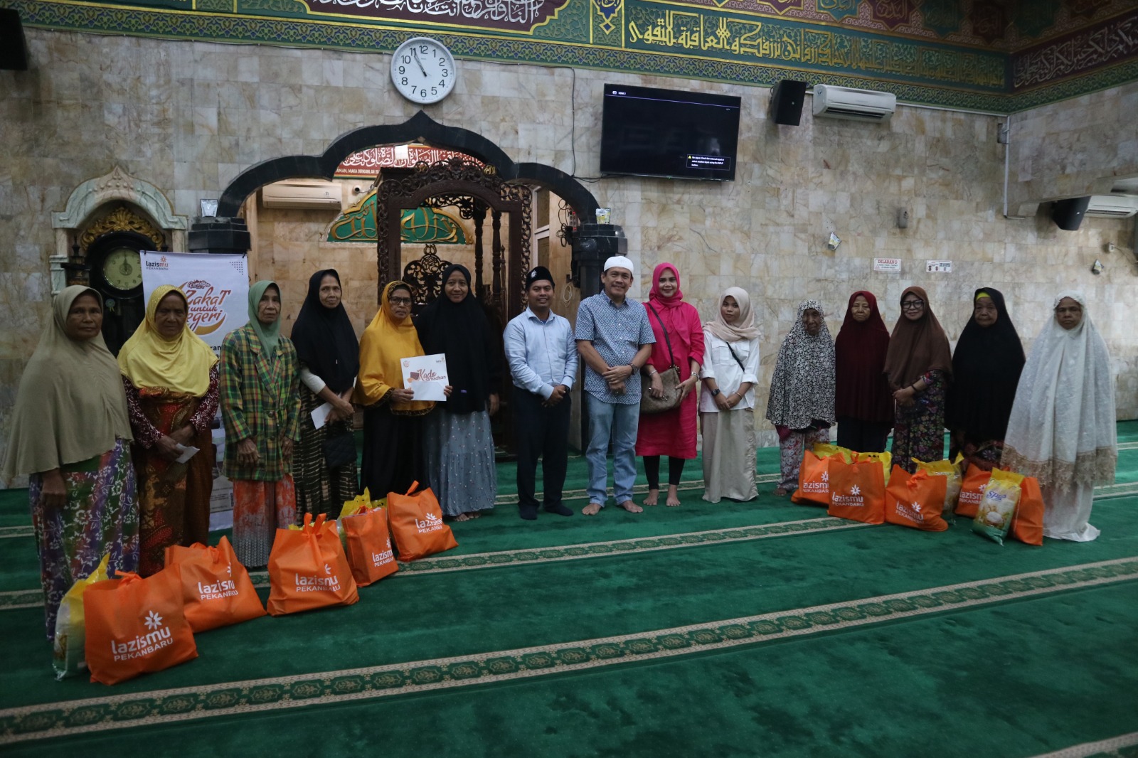 Lazismu Kota Pekanbaru berbagi kebahagiaan pada bulan Ramadhan 1445 H