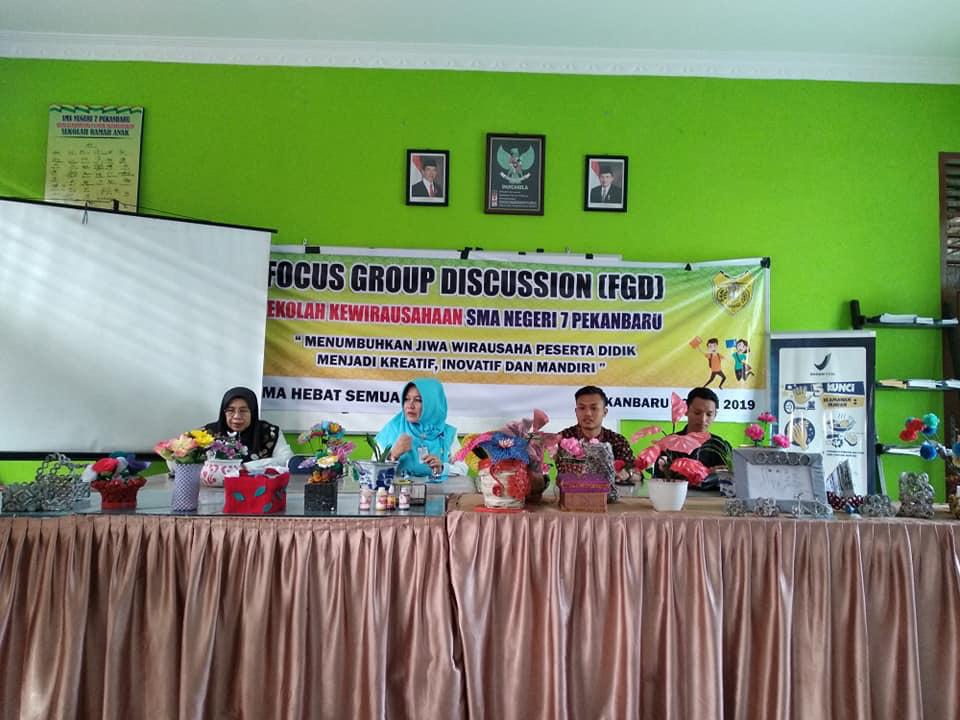 SMAN 7 Pekanbaru Gelar Forum Grup Diskusi Sekolah Kewirausahaan