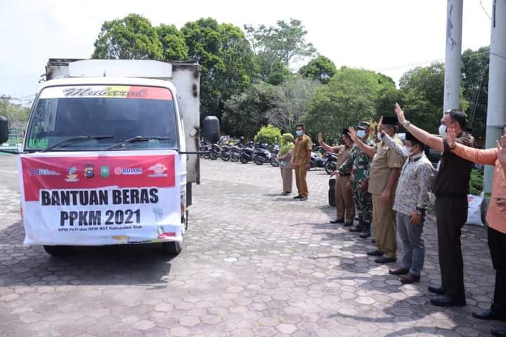 Bupati Kab.Siak Luncurkan Bantuan Beras PPKM 2021