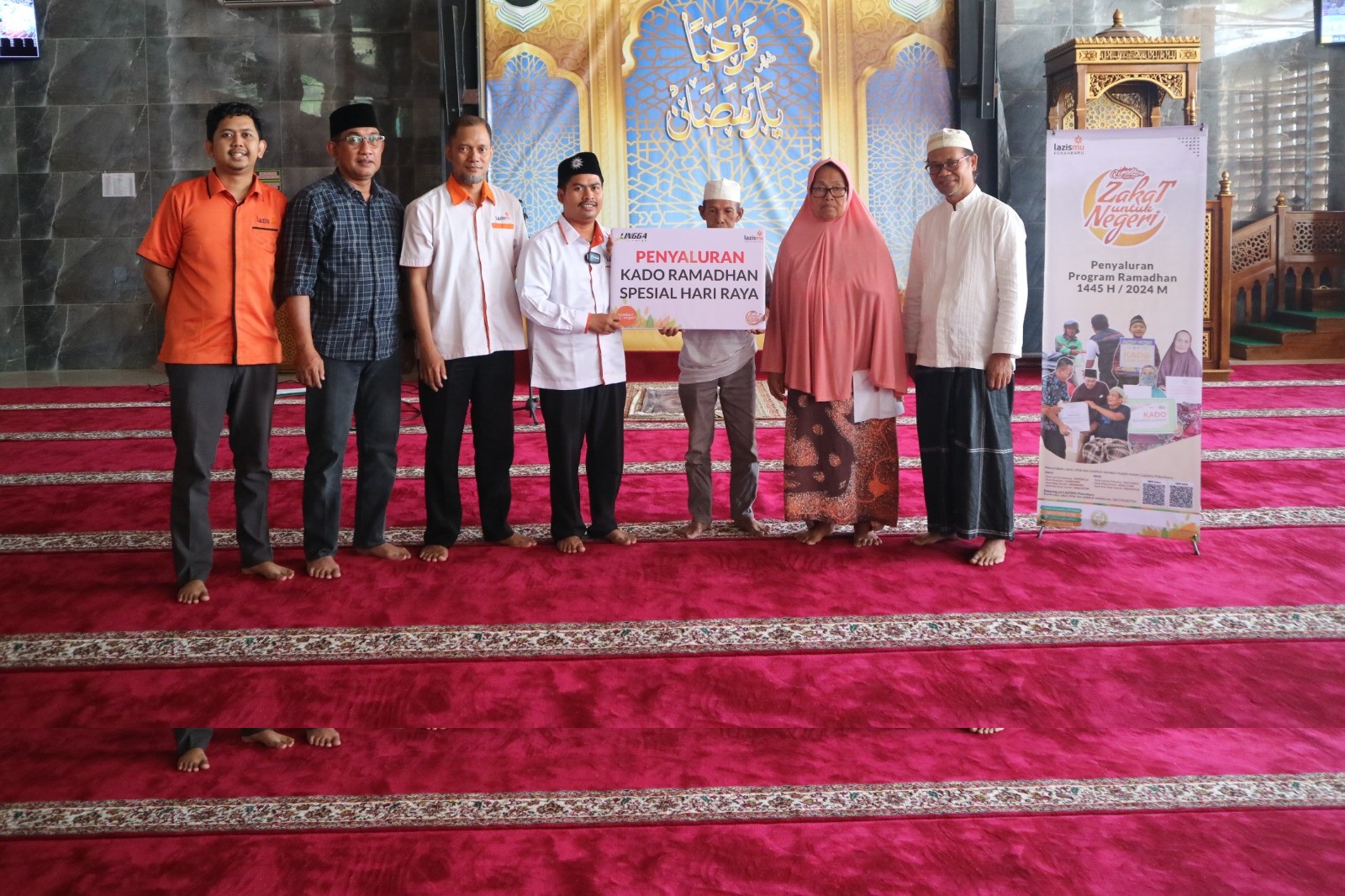 Lazismu Kota Pekanbaru bersama Lingga Cargo Pekanbaru berbagi kebahagiaan