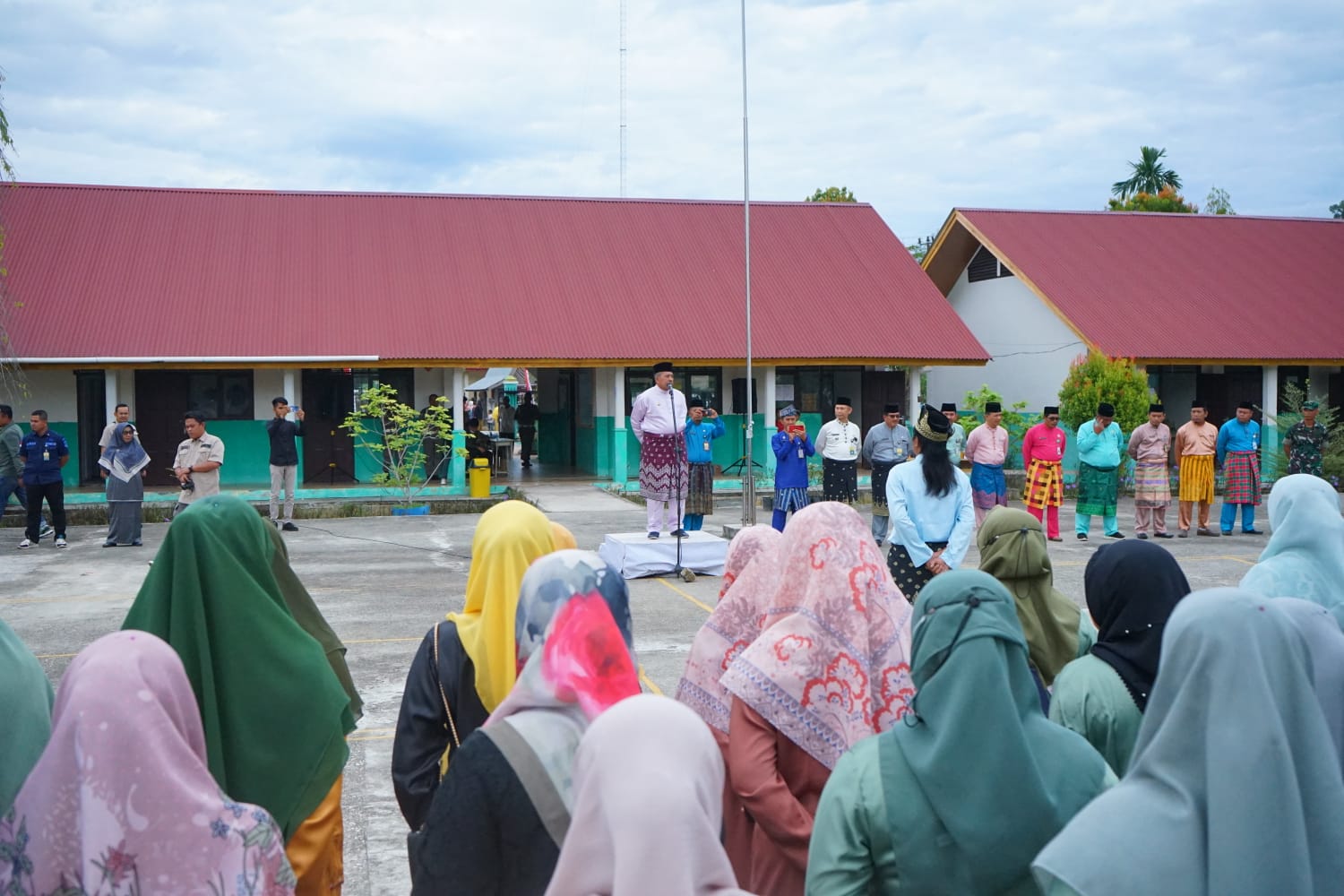 Bupati Kabupaten Siak Apresiasi Penghulu dan Jajaran Kampung Tanjung Kuras,Kec.Sungai Apit