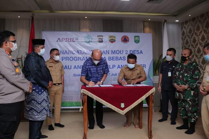 Pemkab Siak - PT.RAPP MOU Program Desa Bebas Api