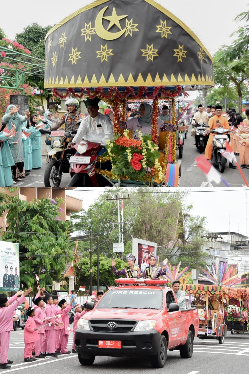 Arak-arakan Piala Adipura ,Bupati Kab.Bengkalis Kasmarni menaiki Becak hias