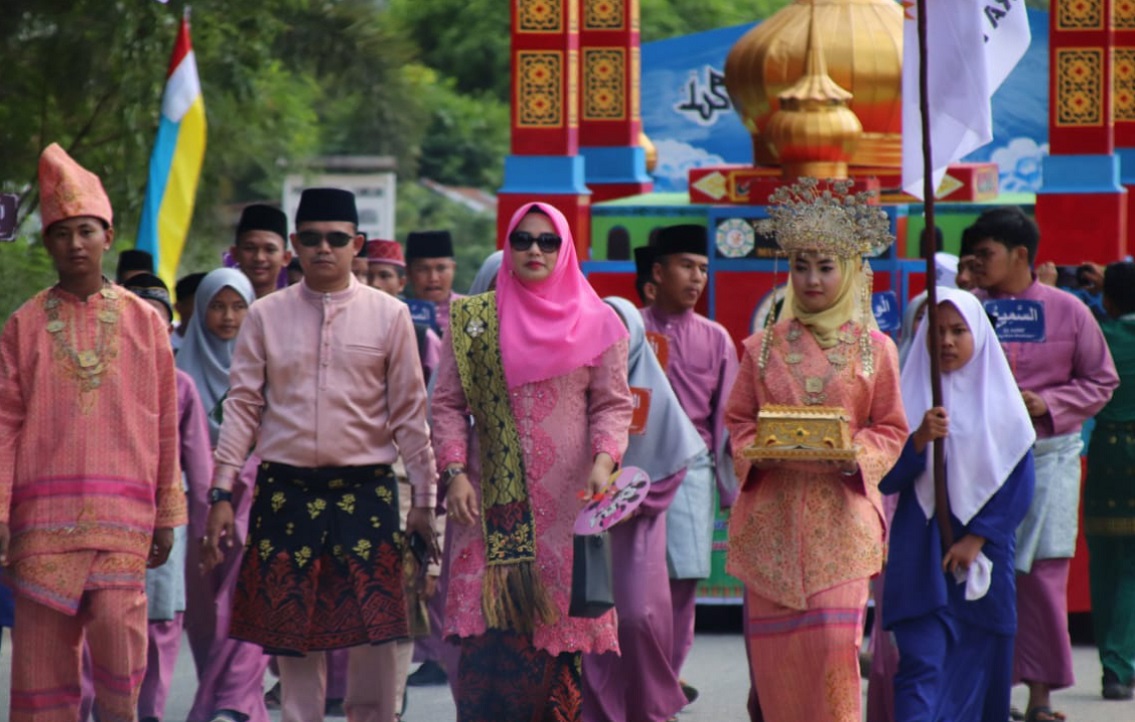 Pawai Ta'aruf MTQ Kecamatan, Replika Mesjid At-Taqwa Desa Muara Basung Kec.Pinggir Raih Juara (I)