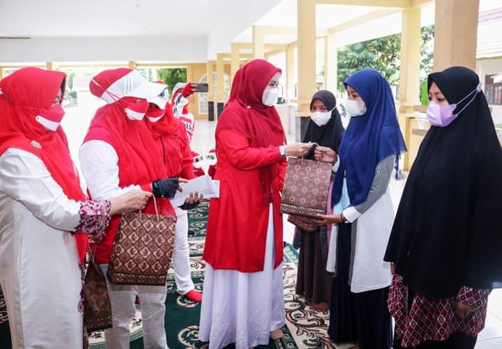 Sempena HUT RI 76,Dekranasda Kab.Siak Salurkan Bantuan di Panti Asuhan