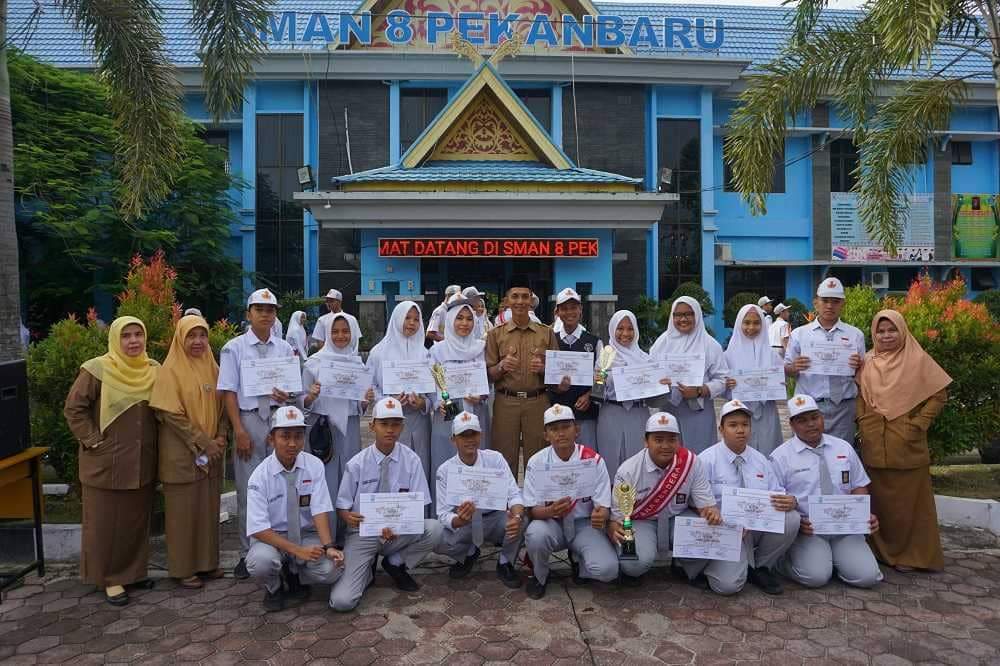 SMAN 8 Pekanbaru Raih Sejumlah Prestasi Membanggakan