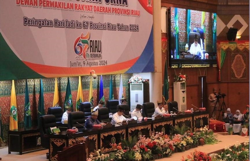 Tengku Azwendi Fajri Hadiri Rapat Paripurna HUT ke-67 Riau