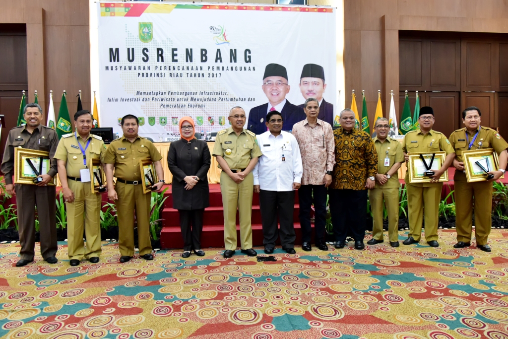 Pemkab Inhil Terima Anugerah Pangripta pada Musrenbang Provinsi Riau Tahun 2017