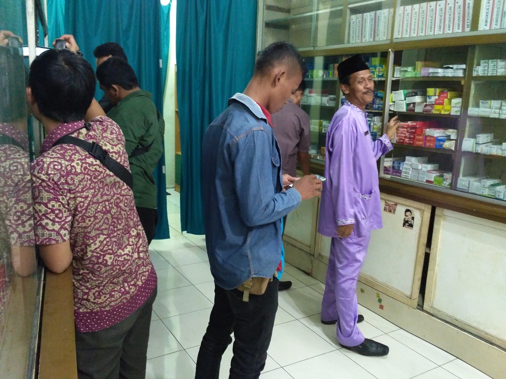 Diskes Meranti Lakukan Pengecekan Ke Sejumlah Apotek dan Toko Obat, Temukan Obat Yang Kadaluarsa