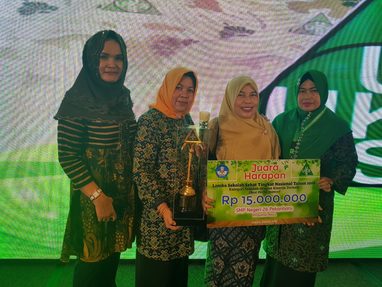 SMPN 26 Pekanbaru Juara Harapan I Lomba Sekolah Sehat 2018