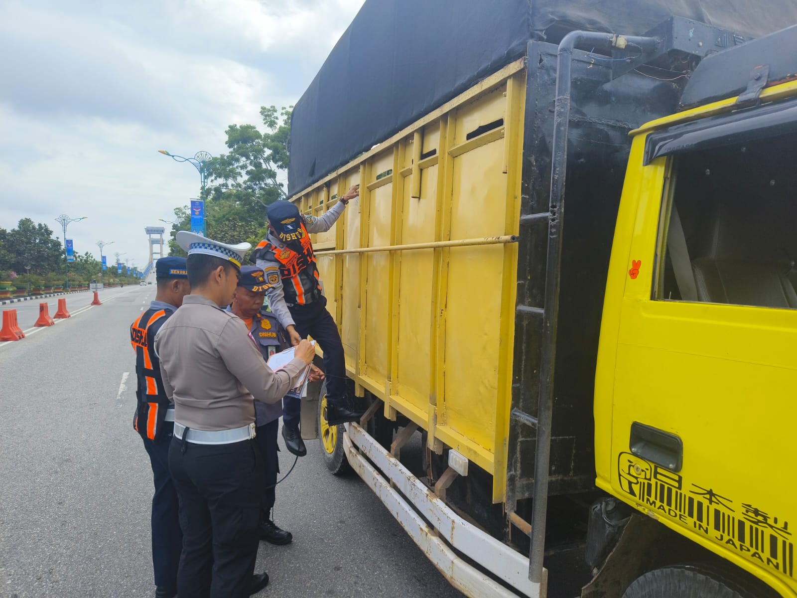 Sat Lantas Polres Siak dan Dishub Kab.Siak bersinergi gelar Ramp Check Kendaraan Angkutan Umum