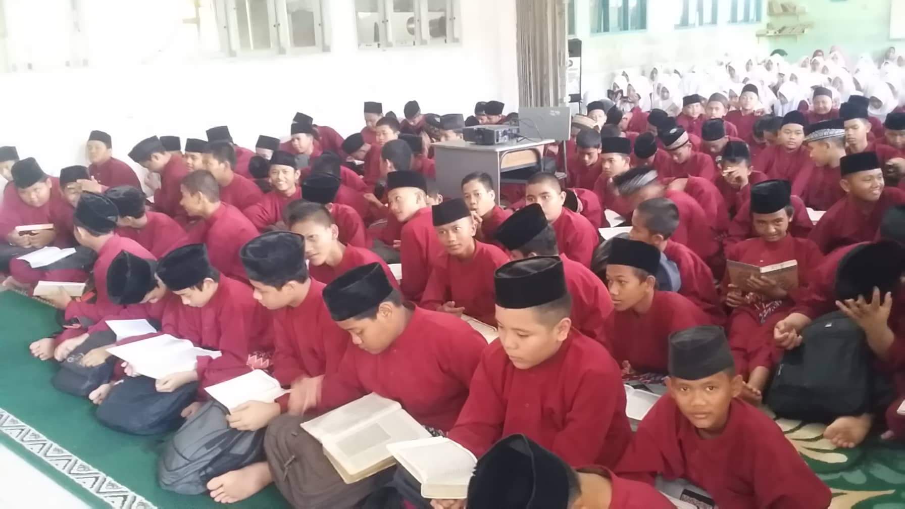 Meningkatkan Imtaq dan Karakter Siswa, SMPN 29 Pekanbaru Gelar Pesantren Kilat