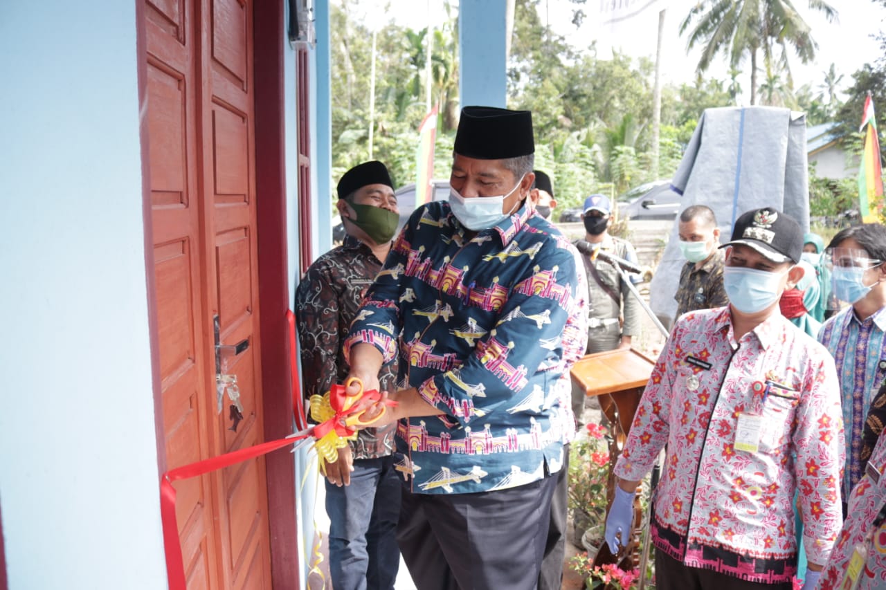 Bupati Siak Resmikan Bangunan Poskesdes Kampung Sabak Permai Kec. Sabak Auh